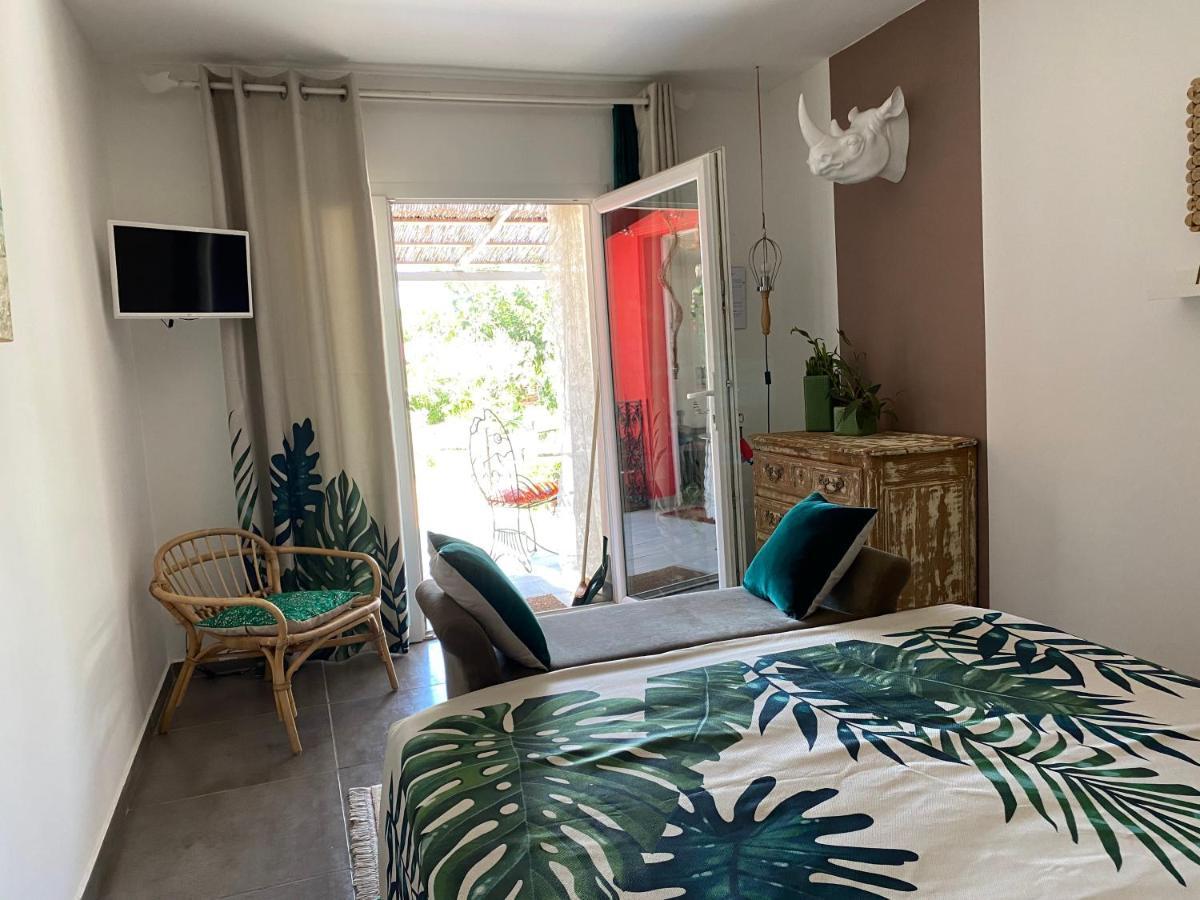 B&B La Terre Brulee Aigues-Mortes Εξωτερικό φωτογραφία