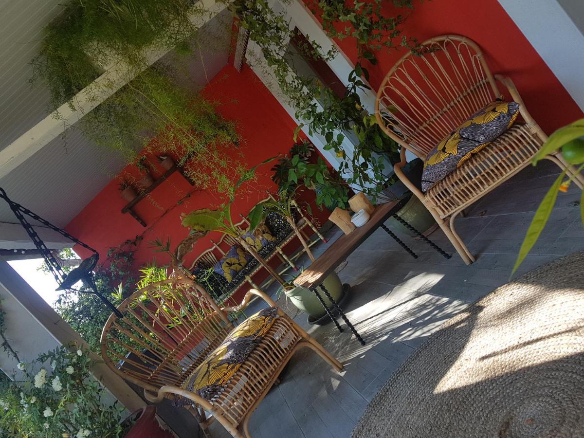 B&B La Terre Brulee Aigues-Mortes Εξωτερικό φωτογραφία